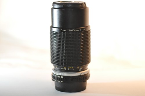 Nikon zoom 150 - 75-150, f/3.5